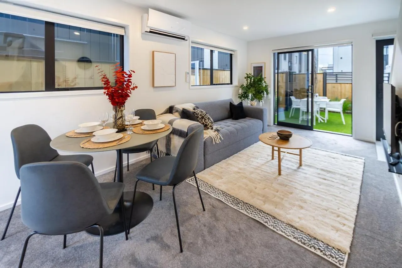 Cashel Street Hideaway 2 Bed 2 Bath location