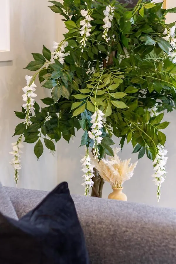 Cashel Street Hideaway 2 Bed 2 Bath Apartment Christchurch 0*,  New Zealand
