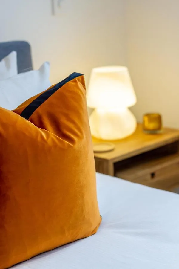 Cashel Street Hideaway 2 Bed 2 Bath Apartment Christchurch New Zealand